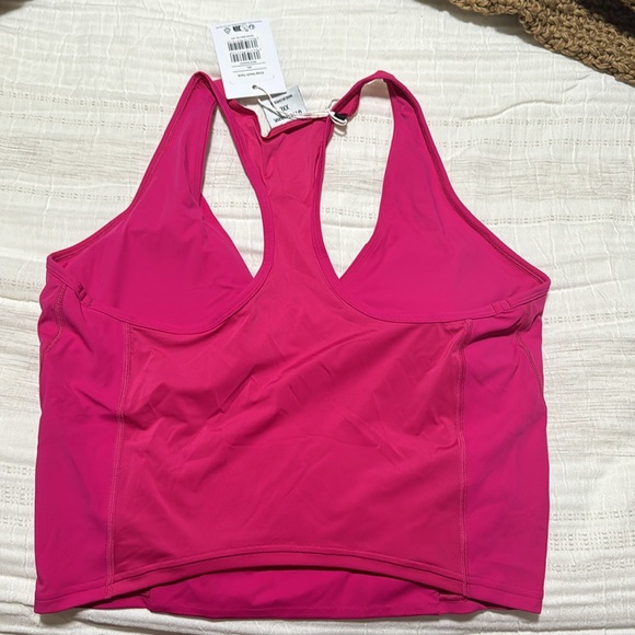 Gymshark crop mesh tank. Never worn. Was just too big for me. - Picture 2 of 2